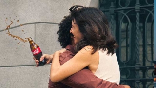 Coca-Cola Spills kampanyasında "Dökülen her bir damlaya değer" diyor