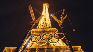 İkonlar buluştu: Olimpiyat halkaları Eyfel kulesinde!