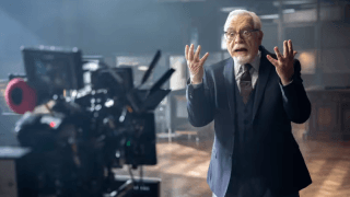 Succession'ın "korkunç" patronu uyarıyor: "Kalkın o masadan!"