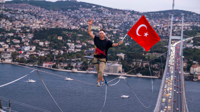 İp üstünde kıtalar arası yürüyüş! Continental Pass İp üstünde kıtalar arası yürüyüş! Continental Pass