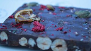 Avantgarde Refined, "Dubai Çikolatası"na tepki olarak "Beyoğlu Çikolatası"nı yeniden yorumladı