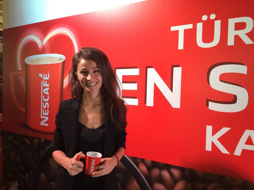 Nescafé 3ü1 Arada, gençlerle bir arada Nescafé 3ü1 Arada, gençlerle bir arada