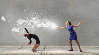 İş dünyasında toksik rekabet: "Yengeç Sepeti Sendromu"