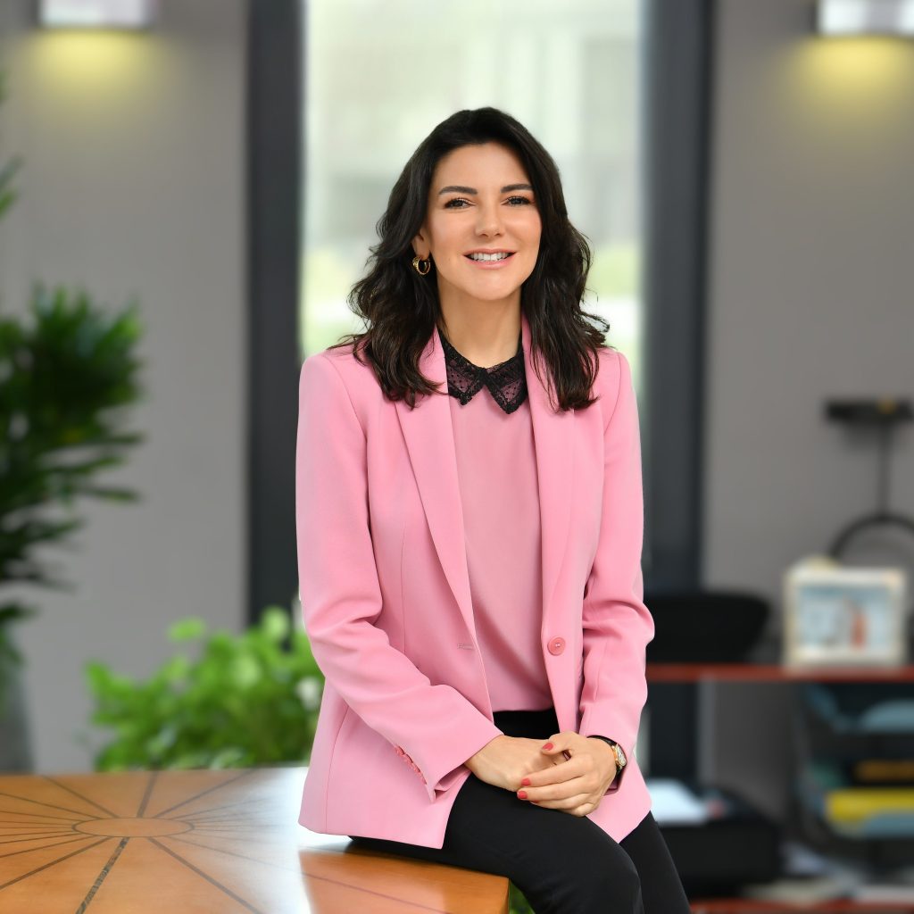Doğan Holding’de bayrak değişimi: Yönetim Kurulu Hanzade Doğan'a emanet... Doğan Holding’de bayrak değişimi: Yönetim Kurulu Hanzade Doğan'a emanet...