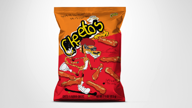 Cheetos, Dünya Yazı Günü'nü "diğer el" ile yazılan fontuyla kutluyor