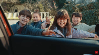 Bu reklam filmi parmakla gösterilir