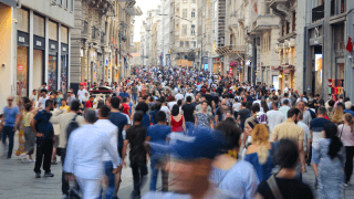 Cadde mağazacılığında son trendler: Sizce İstiklal Caddesi'nden günde kaç kişi geçiyor?