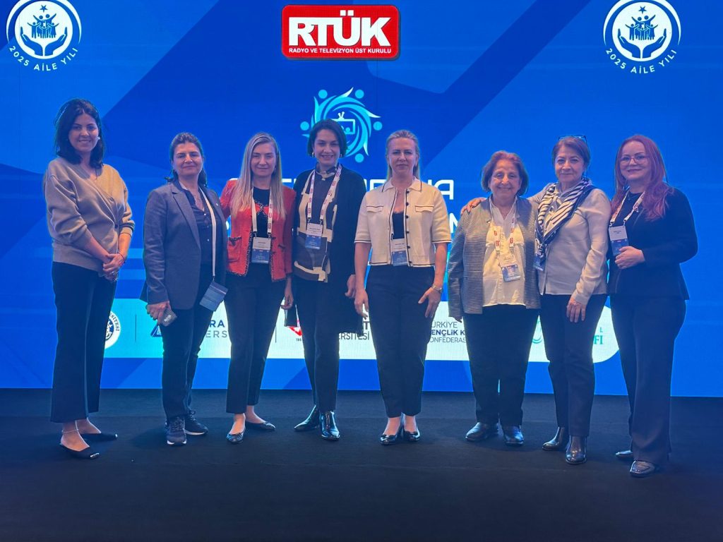 RTÜK "Güçlü Medya, Bilinçli Toplum Zirvesi"ni tamamladı: İşte zirvede öne çıkan başlıklar RTÜK "Güçlü Medya, Bilinçli Toplum Zirvesi"ni tamamladı: İşte zirvede öne çıkan başlıklar