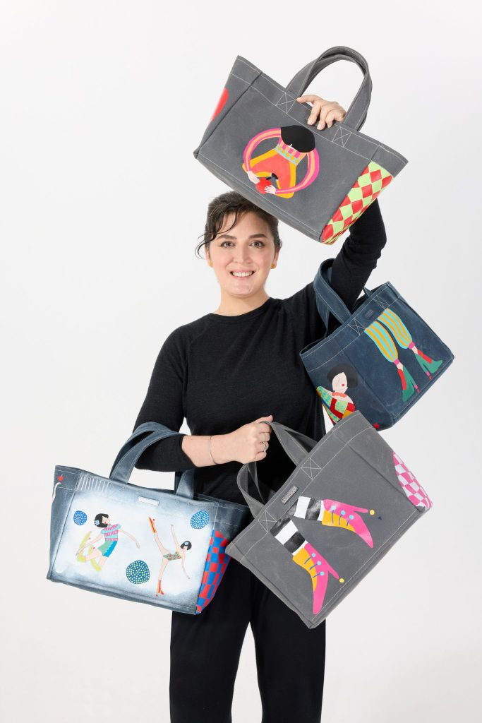 Tote Bag'ler sanat eserine dönüştü... Tote Bag'ler sanat eserine dönüştü...