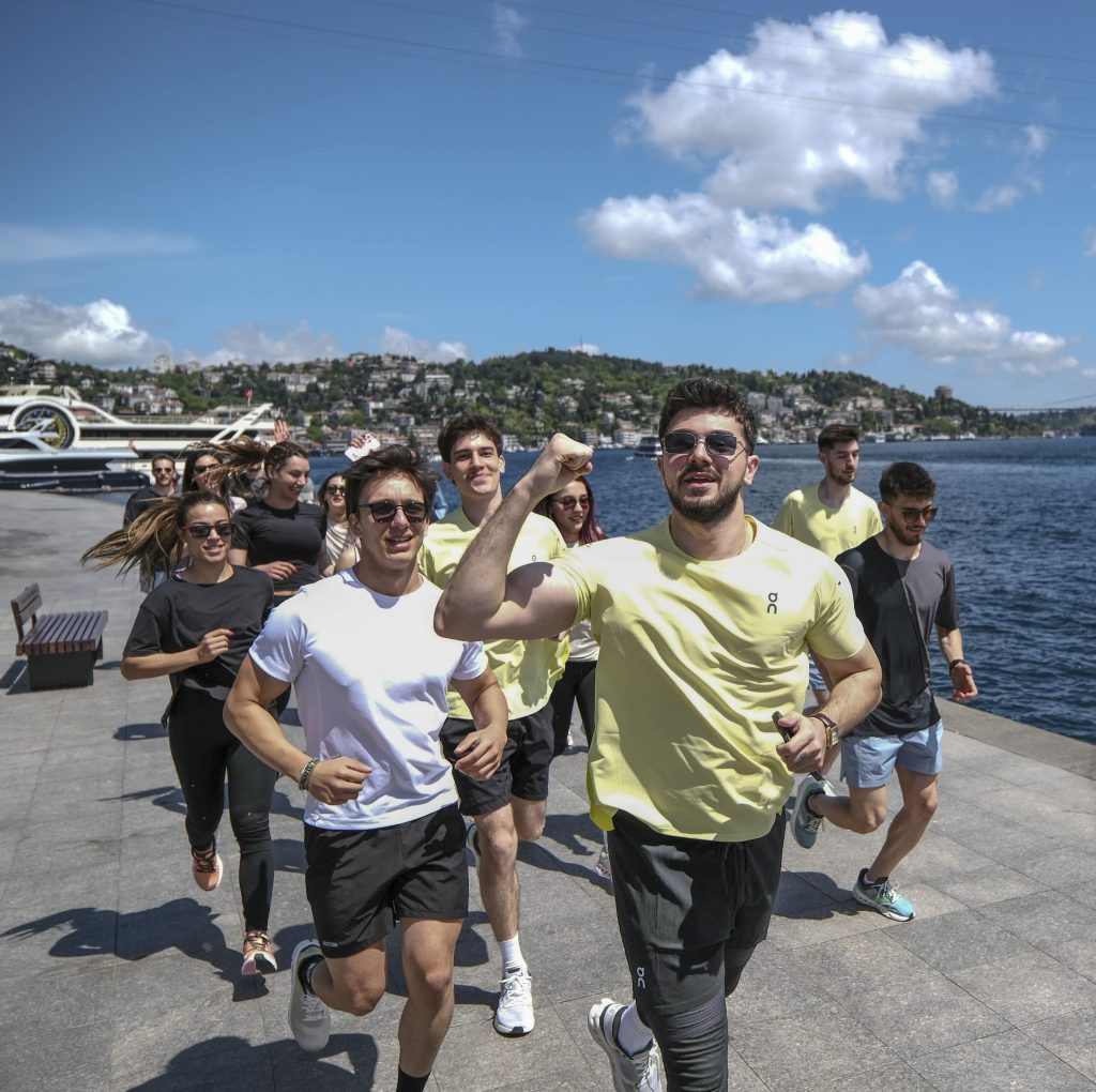 adidas ve Nike'ı sarsan "On" Türkiye pazarına adım attı... adidas ve Nike'ı sarsan "On" Türkiye pazarına adım attı...