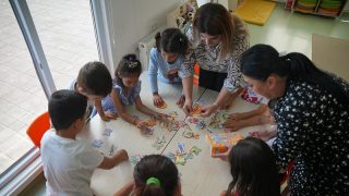 Duru ve AÇEV’le çocuklar "Oynaya Oynaya" iyileşiyor