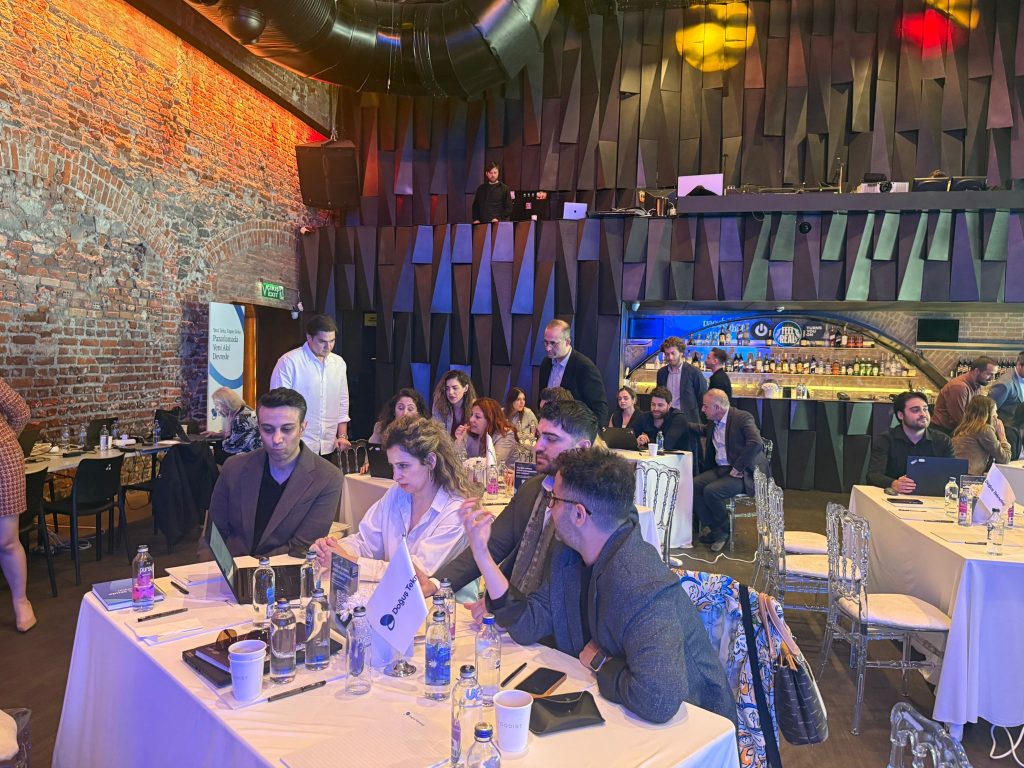 C Level Club üyeleri, Doğuş Teknoloji ile yapay zekanın dönüştürücü gücünü masaya yatırdı C Level Club üyeleri, Doğuş Teknoloji ile yapay zekanın dönüştürücü gücünü masaya yatırdı