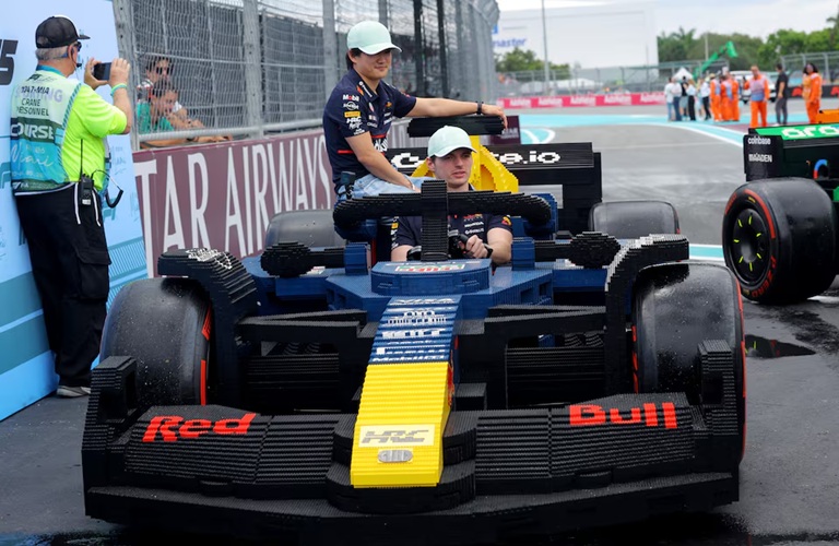 LEGO yaratıcılıkta vites yükseltti: F1 pilotları LEGO araçlarla yarıştı... LEGO yaratıcılıkta vites yükseltti: F1 pilotları LEGO araçlarla yarıştı...