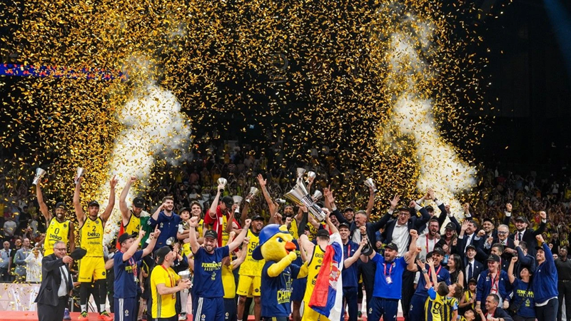 Avrupa'nın en büyüğü Fenerbahçe Beko! EuroLeague kupası yeniden İstanbul’da… Avrupa'nın en büyüğü Fenerbahçe Beko! EuroLeague kupası yeniden İstanbul’da…
