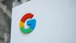 Google 10 yıl sonra logosunu değiştirdi