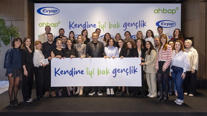 Evyap’tan geleceğe yatırım: “Kendine İyi Bak Gençlik” programı başladı Evyap’tan geleceğe yatırım: “Kendine İyi Bak Gençlik” programı başladı