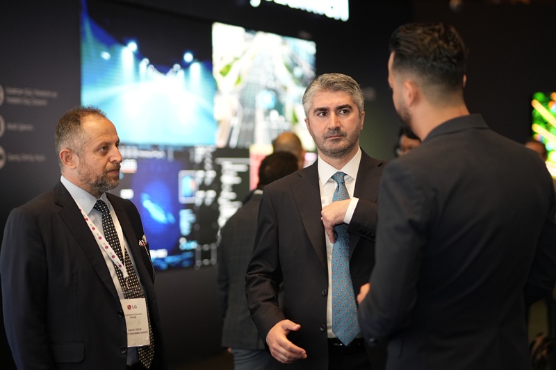 LG, B2B sektörlerine özel ekran çözümlerini Ankara’da tanıttı LG, B2B sektörlerine özel ekran çözümlerini Ankara’da tanıttı