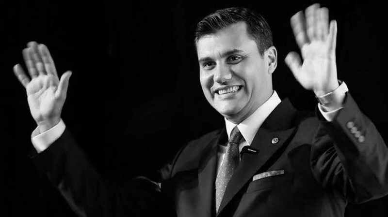 Manisa Büyükşehir Belediye Başkanı Ferdi Zeyrek hayatını kaybetti Manisa Büyükşehir Belediye Başkanı Ferdi Zeyrek hayatını kaybetti