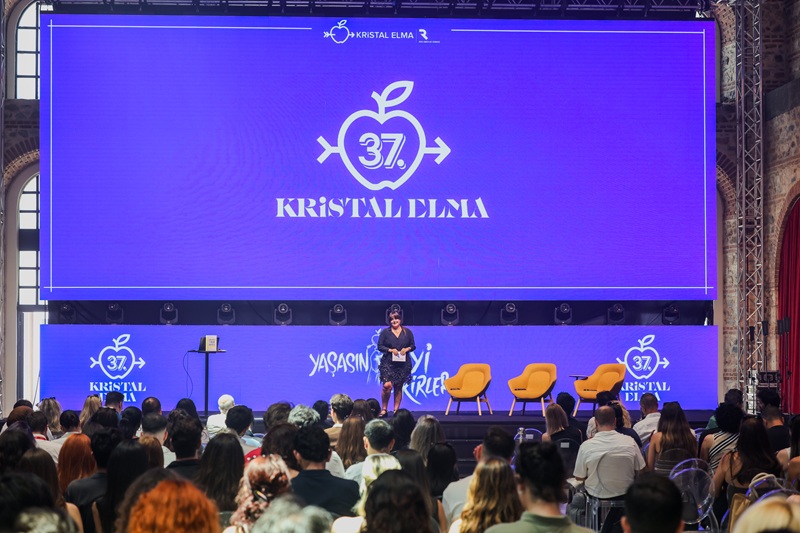 37. Kristal Elma’da ödüller sahiplerini buldu! 37. Kristal Elma’da ödüller sahiplerini buldu!