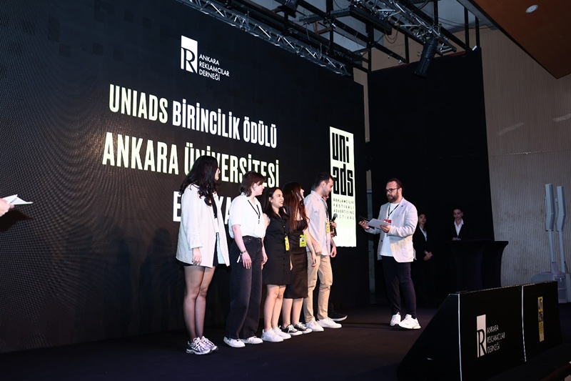 Genç yaratıcılığın gücü UniAds sahnesinde buluştu Genç yaratıcılığın gücü UniAds sahnesinde buluştu