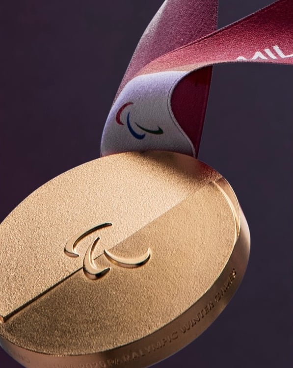 Kış Olimpiyatları ve Paralimpik Oyunları'nın yeni madalyaları tanıtıldı Kış Olimpiyatları ve Paralimpik Oyunları'nın yeni madalyaları tanıtıldı