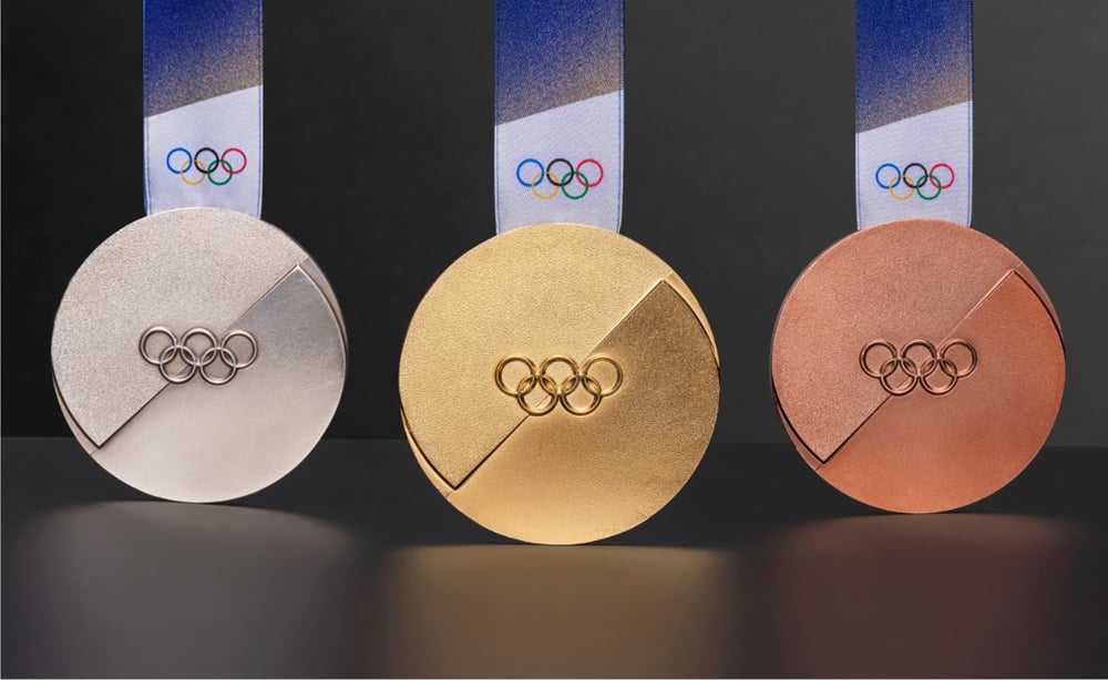 Kış Olimpiyatları ve Paralimpik Oyunları'nın yeni madalyaları tanıtıldı Kış Olimpiyatları ve Paralimpik Oyunları'nın yeni madalyaları tanıtıldı