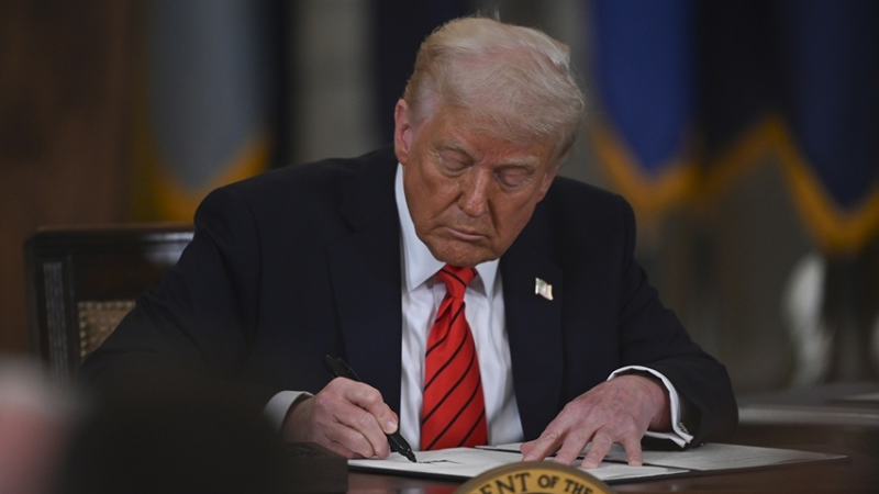 Yapay zeka yarışında vites yükselten Trump, üç yeni kararname imzaladı Yapay zeka yarışında vites yükselten Trump, üç yeni kararname imzaladı