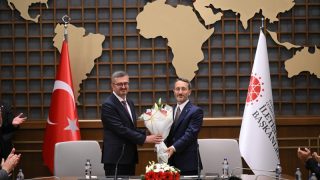 Cumhurbaşkanlığı İletişim Başkanlığı’nda bayrak değişimi: Burhanettin Duran, görevi Fahrettin Altun'dan devraldı