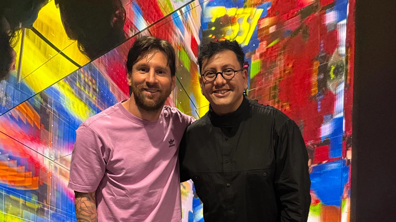 Refik Anadol imzalı "Messi'nin en sevdiği golü" 1 milyon 865 bin dolara satıldı! Refik Anadol imzalı "Messi'nin en sevdiği golü" 1 milyon 865 bin dolara satıldı!