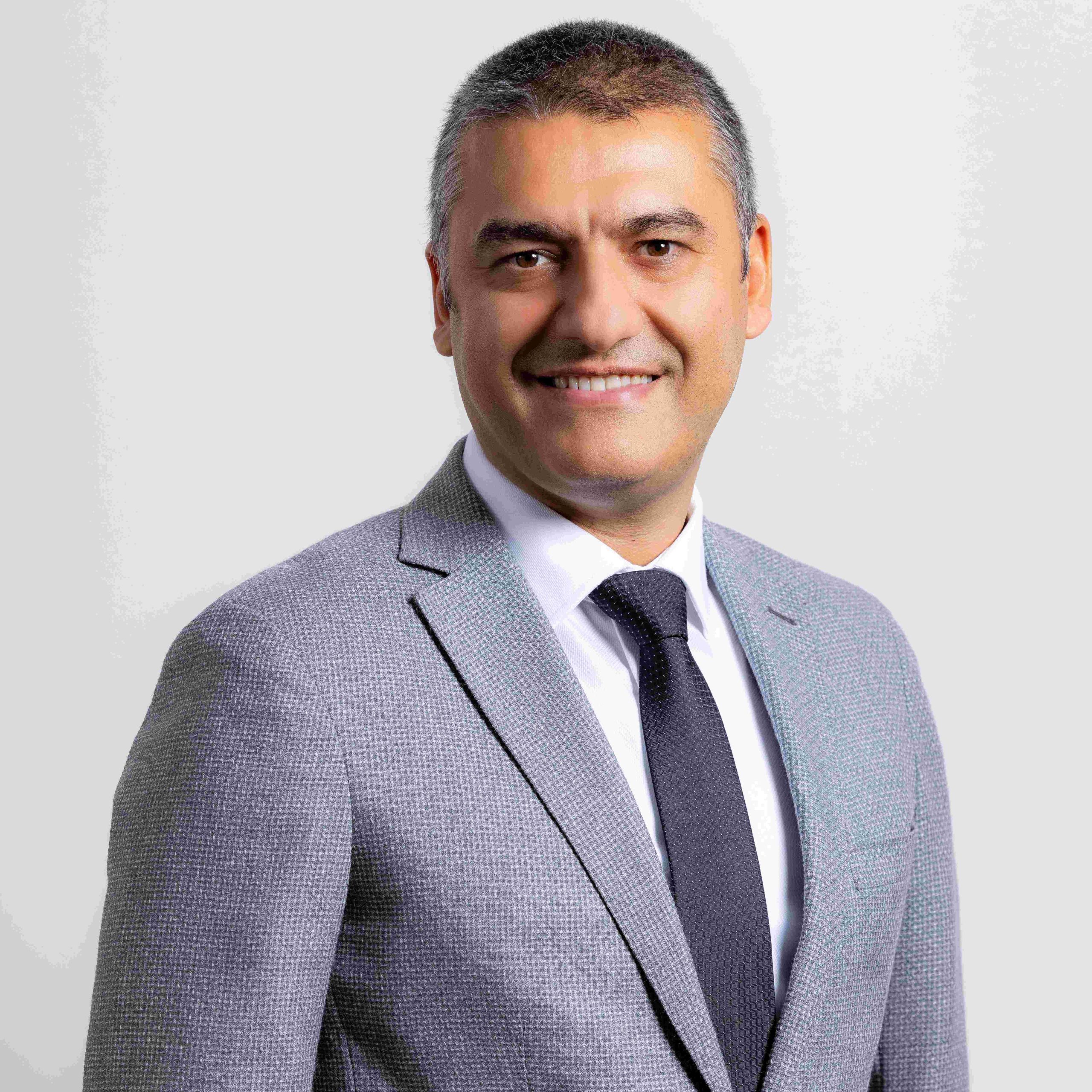 Okula dönüş alışverişinde ebeveynlerin listesinde ayakkabı, öğrencilerin ise tablet ve bilgisayar var Okula dönüş alışverişinde ebeveynlerin listesinde ayakkabı, öğrencilerin ise tablet ve bilgisayar var