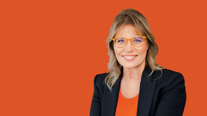 Ayşegül İldeniz: Korkma, kucakla! Ayşegül İldeniz: Korkma, kucakla!