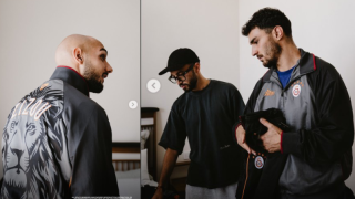 Galatasaray futbolcuları lisanssız ürün çekiminde yer aldı! Kulüp "izinsiz çekim" dedi… Galatasaray futbolcuları lisanssız ürün çekiminde yer aldı! Kulüp "izinsiz çekim" dedi…