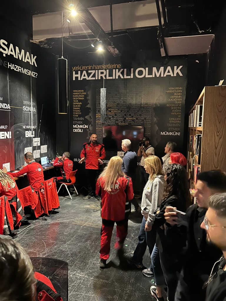 C Level Club, SAR ile birlikte inisiyatif alıyor çünkü başka yurt yok! C Level Club, SAR ile birlikte inisiyatif alıyor çünkü başka yurt yok!