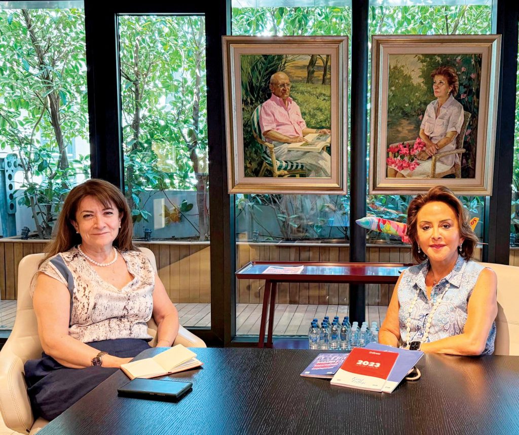 Emine Sabancı Kamışlı: "Aile olmak sadece kan bağıyla değil, akıl bağıyla da olur" Emine Sabancı Kamışlı: "Aile olmak sadece kan bağıyla değil, akıl bağıyla da olur"