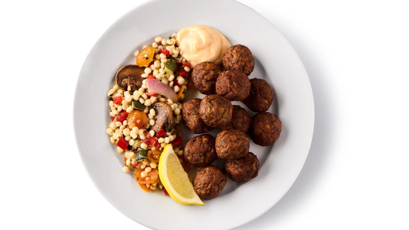 IKEA’nın 40 yıllık köfte geleneğine Ortadoğu dokunuşu: Menüye falafel ekleniyor IKEA’nın 40 yıllık köfte geleneğine Ortadoğu dokunuşu: Menüye falafel ekleniyor
