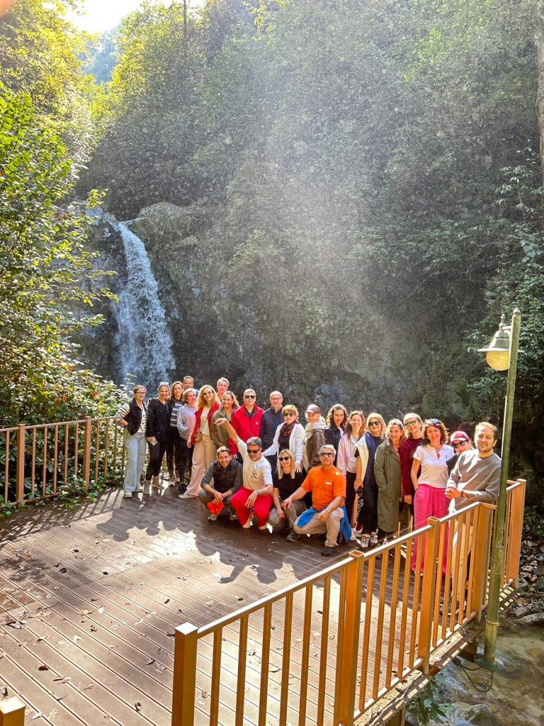 Marketing Türkiye C Level Club üyeleri, kadim halkların izinde Rize’nin gizemli topraklarını keşfetti Marketing Türkiye C Level Club üyeleri, kadim halkların izinde Rize’nin gizemli topraklarını keşfetti