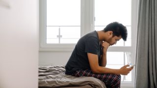 Güvenli alan mı, görünmez kapan mı? Türkiye’de “Ev Genci” gerçeği