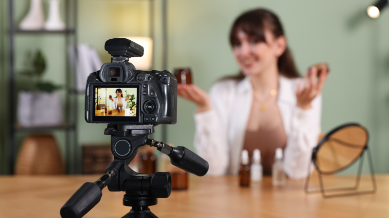 Influencer paylaşımlarının yüzde 70’i alışverişe yönlendiriyor Influencer paylaşımlarının yüzde 70’i alışverişe yönlendiriyor