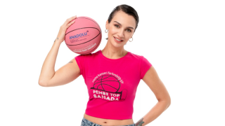 Pembe Top bu yıl Birce Akalay'ın elinden havalanacak Pembe Top bu yıl Birce Akalay'ın elinden havalanacak