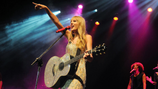 Taylor Swift’ten müzik tarihine geçen rekor: 100 milyonluk kulüpte ilk kadın! Taylor Swift’ten müzik tarihine geçen rekor: 100 milyonluk kulüpte ilk kadın!