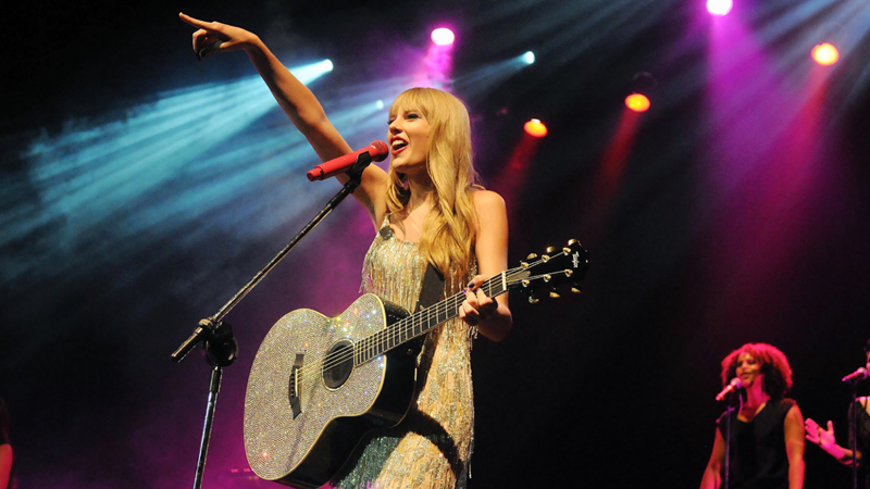 Taylor Swift’ten müzik tarihine geçen rekor: 100 milyonluk kulüpte ilk kadın! Taylor Swift’ten müzik tarihine geçen rekor: 100 milyonluk kulüpte ilk kadın!