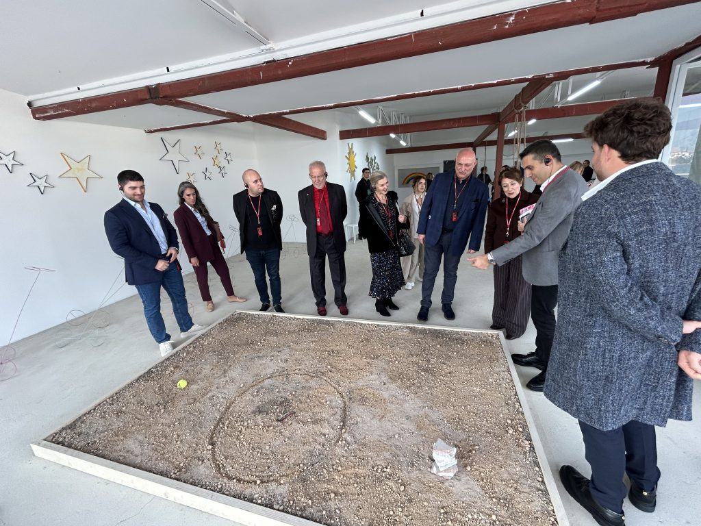 Bienalin kalbinde bir gün: Marketing Türkiye C Level Club üyeleri, "Üç Ayaklı Kedi"nin izinde… Bienalin kalbinde bir gün: Marketing Türkiye C Level Club üyeleri, "Üç Ayaklı Kedi"nin izinde…