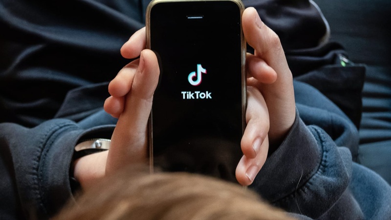 “Daha az kaydır, daha iyi hisset”: TikTok dijital refah özelliklerini duyurdu