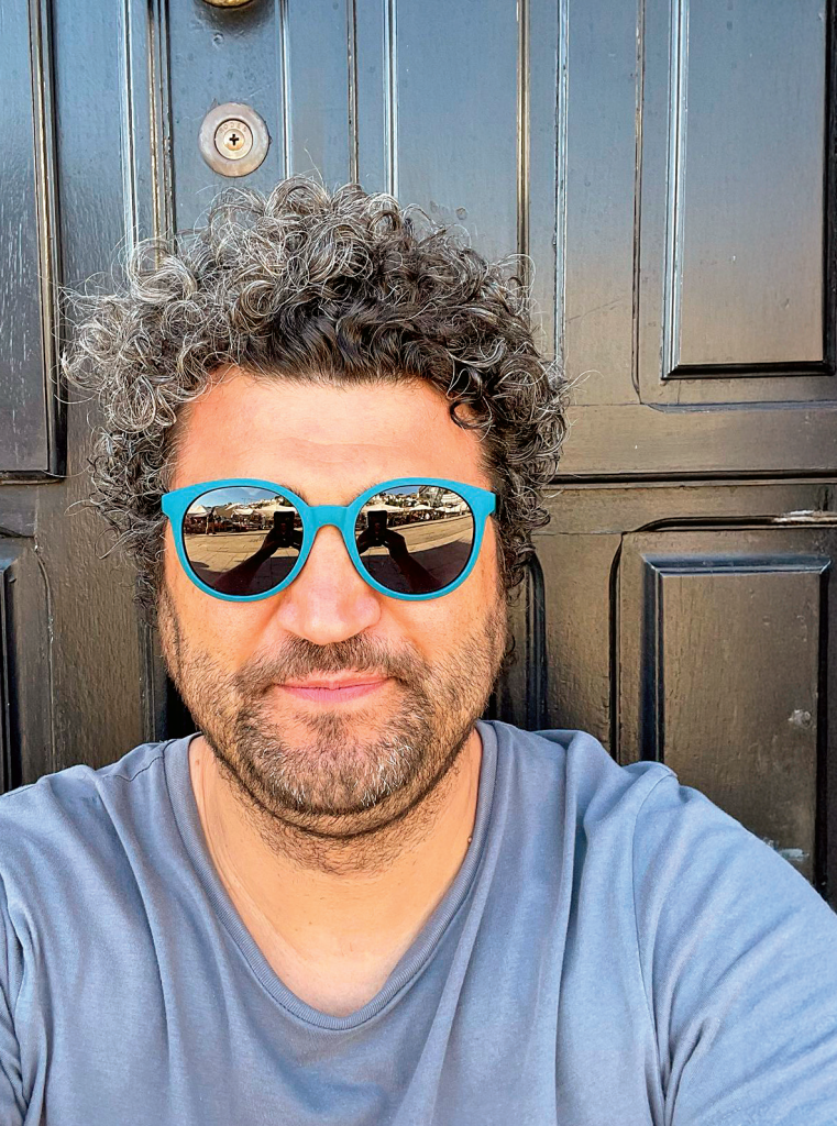 Tayfur Sonkaya: "Zaman yok, para yok ama yetenek var" Tayfur Sonkaya: "Zaman yok, para yok ama yetenek var"