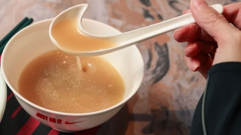 Bu da oldu: Nike, çorbacı açtı!