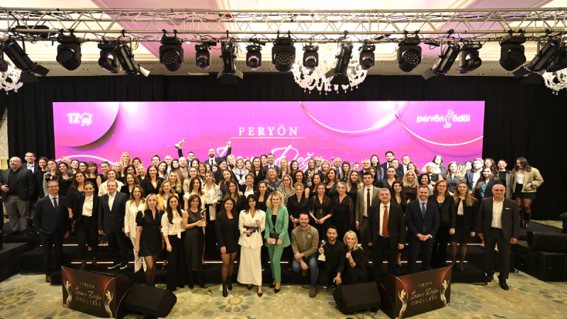 17. İnsana Değer Ödülleri sahiplerini buldu! Büyük ödül Pluxee ve Folkart'ın...