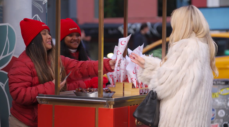 Hamdi Ulukaya’nın Chobani’si, New York sokaklarında kestane dağıtıyor...