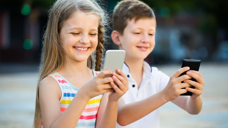 Çocukların ana ekranı değişti: Artık her şey cebe sığıyor Çocukların ana ekranı değişti: Artık her şey cebe sığıyor