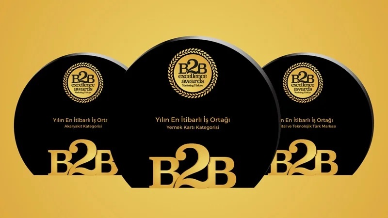 B2B ticaretin en güncel trendleri The TECH Summit sahnesinde...