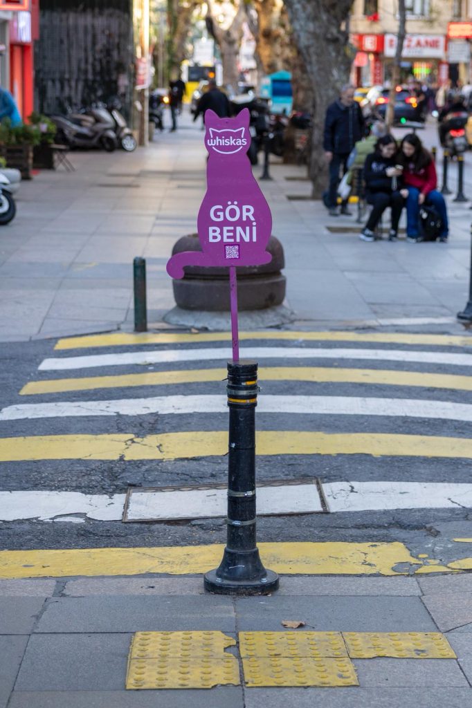 Şehirde yaşamı birlikte kurmak mümkün, yeter ki: "Gör Beni" Şehirde yaşamı birlikte kurmak mümkün, yeter ki: "Gör Beni"